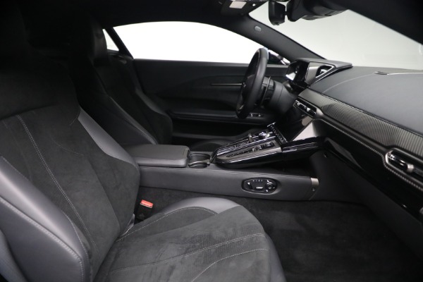 Used 2025 Aston Martin Vantage for sale $192,900 at Rolls-Royce Motor Cars Greenwich in Greenwich CT 06830 26