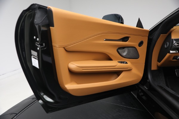 New 2026 Aston Martin Vantage Roadster for sale $265,600 at Rolls-Royce Motor Cars Greenwich in Greenwich CT 06830 25