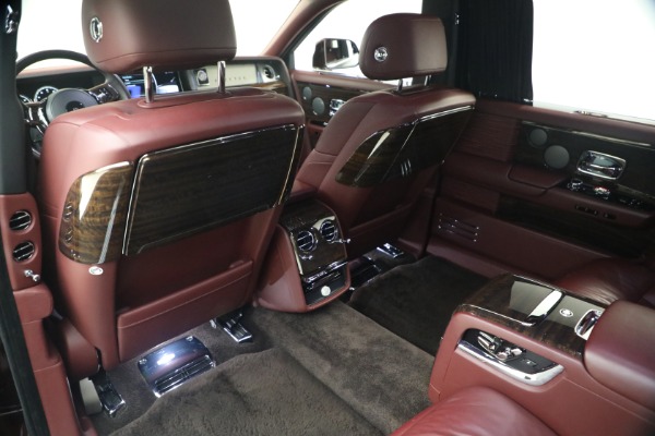 Used 2018 Rolls-Royce Phantom EWB for sale $309,900 at Rolls-Royce Motor Cars Greenwich in Greenwich CT 06830 18