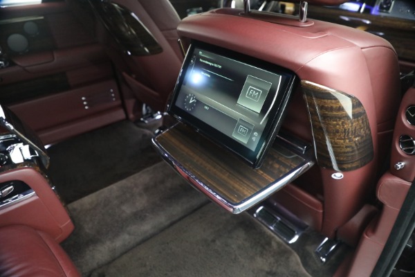 Used 2018 Rolls-Royce Phantom EWB for sale $309,900 at Rolls-Royce Motor Cars Greenwich in Greenwich CT 06830 23