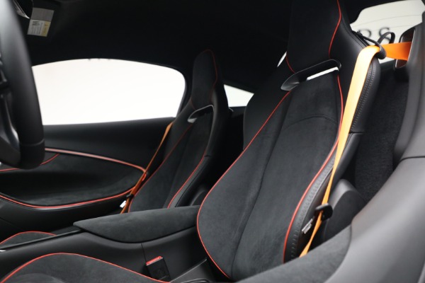 New 2026 McLaren Artura Performance for sale $305,700 at Rolls-Royce Motor Cars Greenwich in Greenwich CT 06830 20