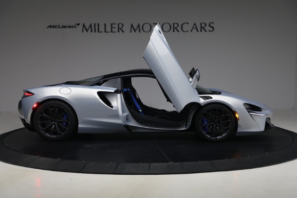 New 2026 McLaren Artura Spider Performance for sale $345,150 at Rolls-Royce Motor Cars Greenwich in Greenwich CT 06830 19