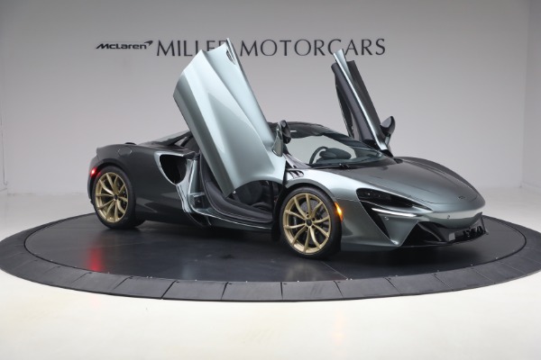 New 2026 McLaren Artura Spider Performance for sale $337,300 at Rolls-Royce Motor Cars Greenwich in Greenwich CT 06830 19