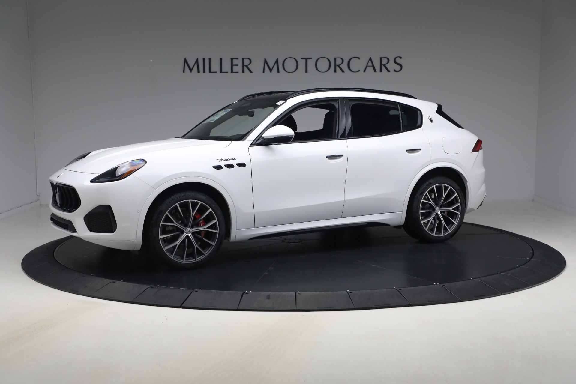 Used 2026 Maserati Grecale Modena for sale $80,555 at Rolls-Royce Motor Cars Greenwich in Greenwich CT 06830 1