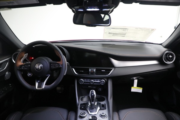 New 2025 Alfa Romeo Giulia Intensa for sale $54,575 at Rolls-Royce Motor Cars Greenwich in Greenwich CT 06830 22