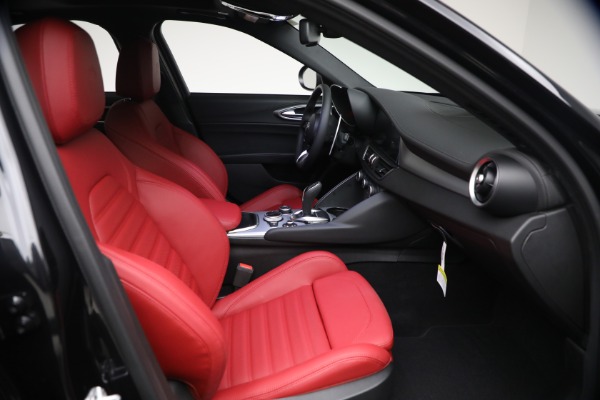 New 2026 Alfa Romeo Giulia VELOCE for sale $58,615 at Rolls-Royce Motor Cars Greenwich in Greenwich CT 06830 18