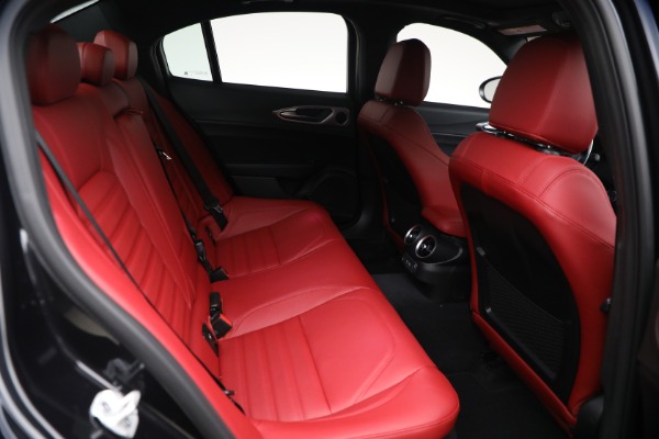New 2026 Alfa Romeo Giulia VELOCE for sale $58,615 at Rolls-Royce Motor Cars Greenwich in Greenwich CT 06830 20