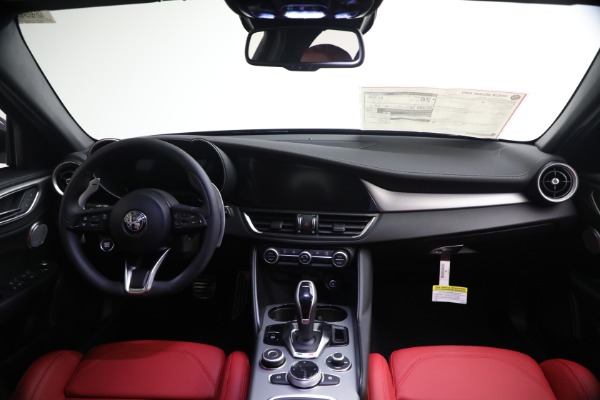 New 2026 Alfa Romeo Giulia VELOCE for sale $58,615 at Rolls-Royce Motor Cars Greenwich in Greenwich CT 06830 22