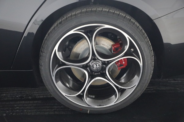 New 2026 Alfa Romeo Giulia VELOCE for sale $58,615 at Rolls-Royce Motor Cars Greenwich in Greenwich CT 06830 25