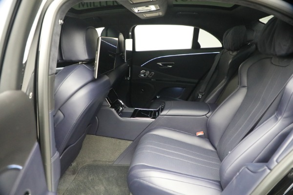 Used 2023 Bentley Flying Spur V8 for sale $143,900 at Rolls-Royce Motor Cars Greenwich in Greenwich CT 06830 25