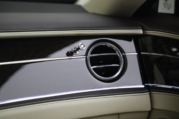 Used 2023 Bentley Flying Spur Hybrid for sale $143,900 at Rolls-Royce Motor Cars Greenwich in Greenwich CT 06830 28