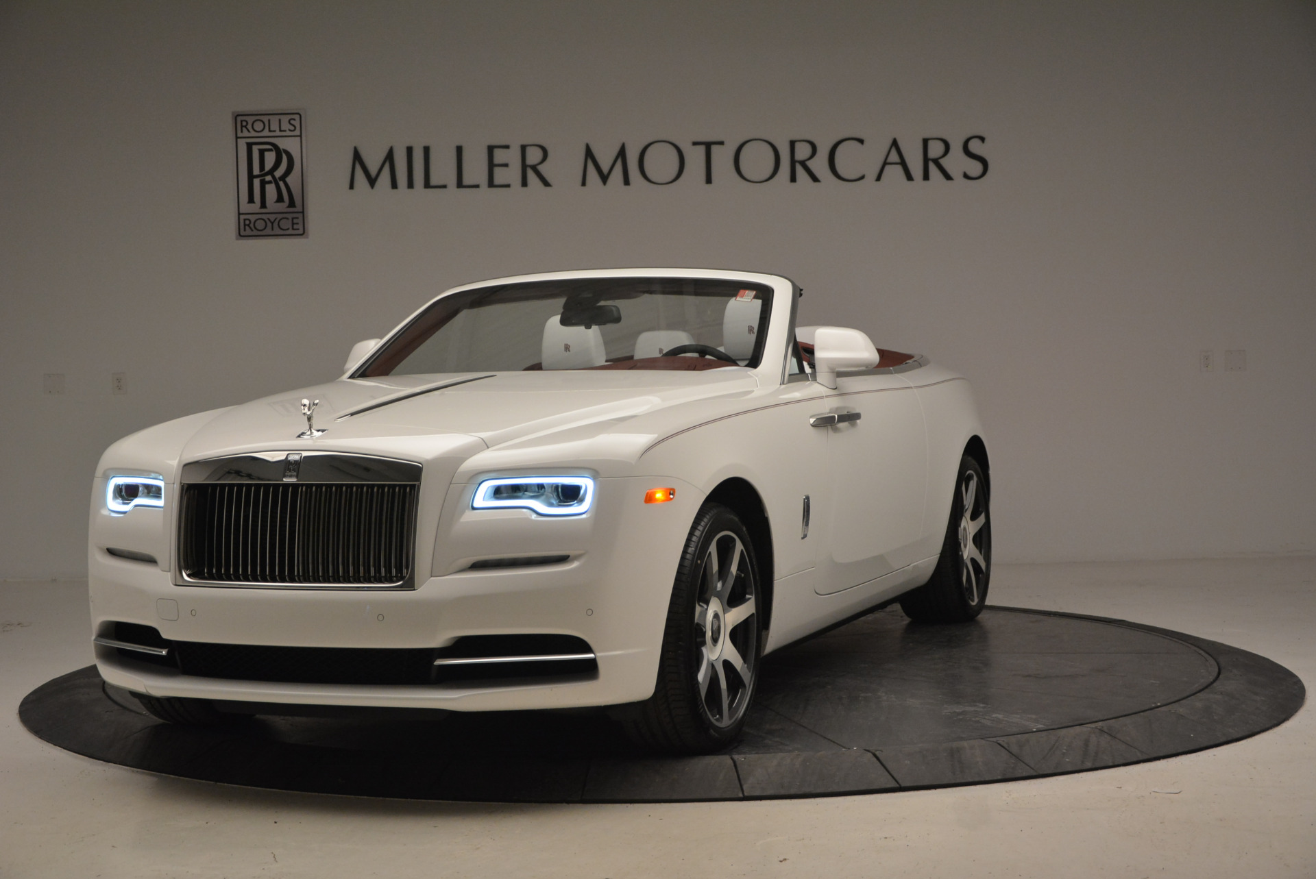 New 2017 Rolls-Royce Dawn for sale Sold at Rolls-Royce Motor Cars Greenwich in Greenwich CT 06830 1