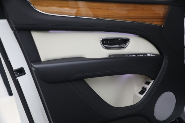 Used 2023 Bentley Bentayga V8 for sale $123,900 at Rolls-Royce Motor Cars Greenwich in Greenwich CT 06830 18