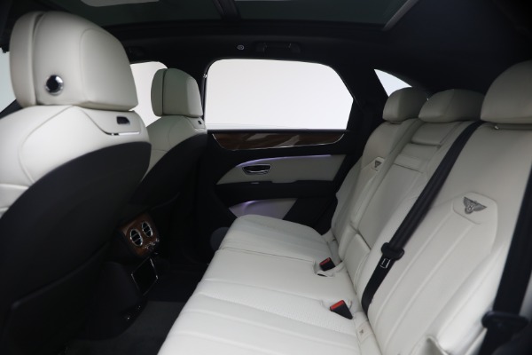 Used 2023 Bentley Bentayga V8 for sale $123,900 at Rolls-Royce Motor Cars Greenwich in Greenwich CT 06830 23
