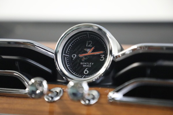 Used 2023 Bentley Bentayga V8 for sale $123,900 at Rolls-Royce Motor Cars Greenwich in Greenwich CT 06830 25