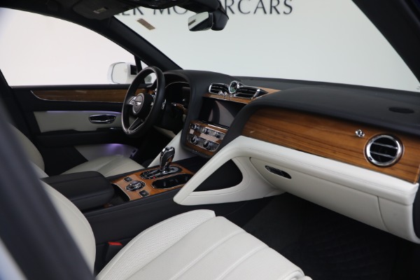 Used 2023 Bentley Bentayga V8 for sale $123,900 at Rolls-Royce Motor Cars Greenwich in Greenwich CT 06830 26
