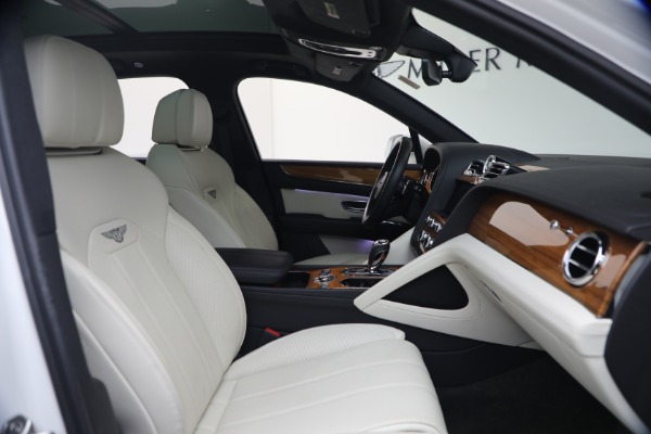 Used 2023 Bentley Bentayga V8 for sale $123,900 at Rolls-Royce Motor Cars Greenwich in Greenwich CT 06830 27