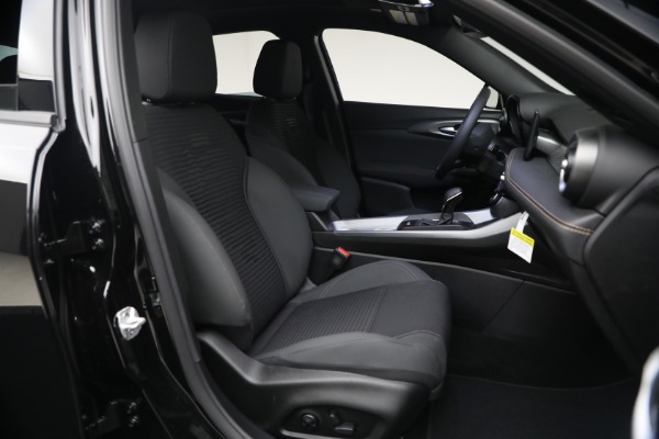 New 2026 Alfa Romeo Tonale Sprint for sale $43,690 at Rolls-Royce Motor Cars Greenwich in Greenwich CT 06830 14