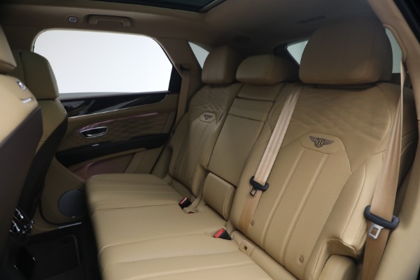 New 2026 Bentley Bentayga Azure V8 for sale $295,365 at Rolls-Royce Motor Cars Greenwich in Greenwich CT 06830 24