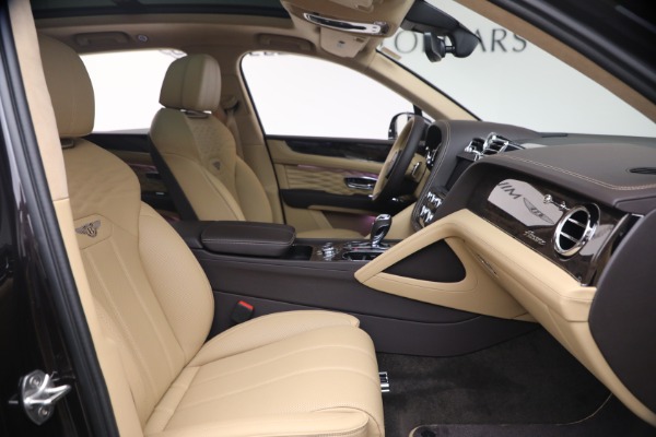 New 2026 Bentley Bentayga Azure V8 for sale $295,365 at Rolls-Royce Motor Cars Greenwich in Greenwich CT 06830 27