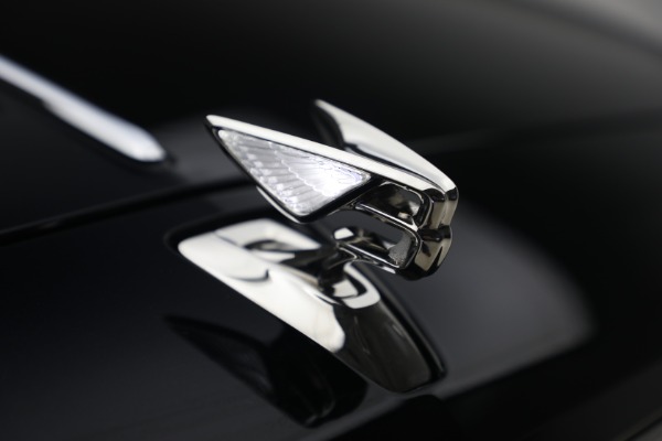 New 2026 Bentley Flying Spur Azure for sale $318,975 at Rolls-Royce Motor Cars Greenwich in Greenwich CT 06830 13