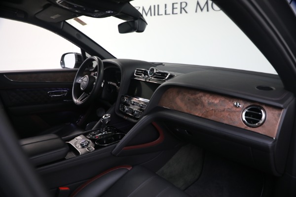 Used 2022 Bentley Bentayga V8 for sale $151,900 at Rolls-Royce Motor Cars Greenwich in Greenwich CT 06830 25