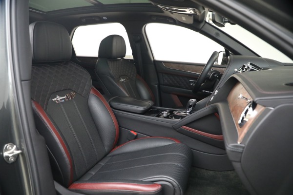 Used 2022 Bentley Bentayga V8 for sale $151,900 at Rolls-Royce Motor Cars Greenwich in Greenwich CT 06830 27
