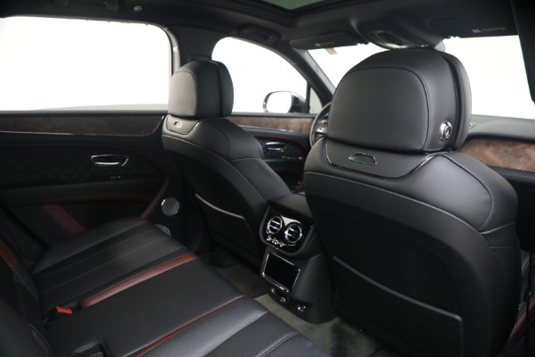 Used 2022 Bentley Bentayga V8 for sale $151,900 at Rolls-Royce Motor Cars Greenwich in Greenwich CT 06830 28