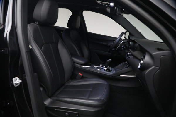 Used 2022 Alfa Romeo Stelvio Sprint for sale $24,900 at Rolls-Royce Motor Cars Greenwich in Greenwich CT 06830 17