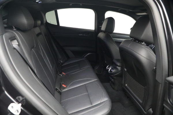 Used 2022 Alfa Romeo Stelvio Sprint for sale $24,900 at Rolls-Royce Motor Cars Greenwich in Greenwich CT 06830 20