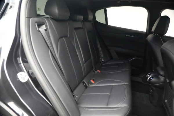 Used 2022 Alfa Romeo Stelvio Sprint for sale $24,900 at Rolls-Royce Motor Cars Greenwich in Greenwich CT 06830 21