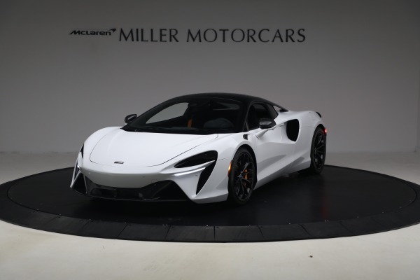 2023 McLaren Artura