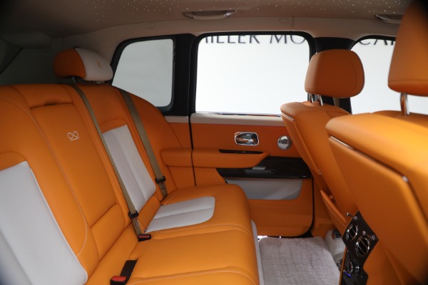 Used 2023 Rolls-Royce Black Badge Cullinan for sale $375,900 at Rolls-Royce Motor Cars Greenwich in Greenwich CT 06830 22