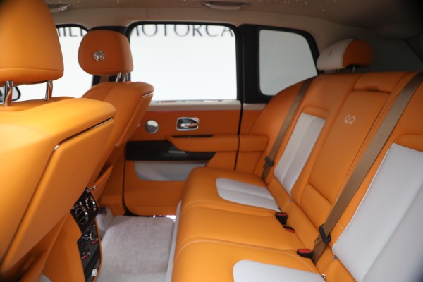 Used 2023 Rolls-Royce Black Badge Cullinan for sale $375,900 at Rolls-Royce Motor Cars Greenwich in Greenwich CT 06830 26