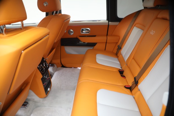 Used 2023 Rolls-Royce Black Badge Cullinan for sale $375,900 at Rolls-Royce Motor Cars Greenwich in Greenwich CT 06830 27