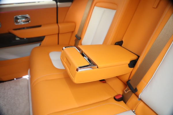 Used 2023 Rolls-Royce Black Badge Cullinan for sale $375,900 at Rolls-Royce Motor Cars Greenwich in Greenwich CT 06830 28