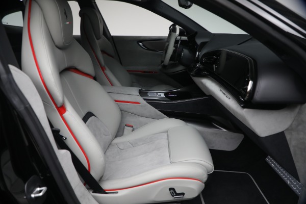 Used 2025 Ferrari Purosangue for sale $599,900 at Rolls-Royce Motor Cars Greenwich in Greenwich CT 06830 19