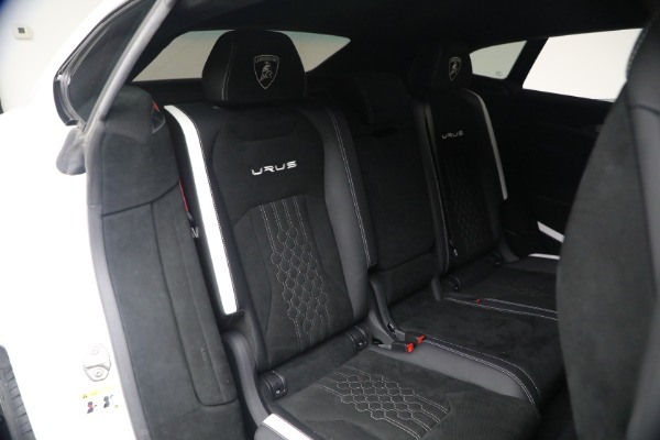 Used 2024 Lamborghini Urus Performante for sale $289,900 at Rolls-Royce Motor Cars Greenwich in Greenwich CT 06830 27