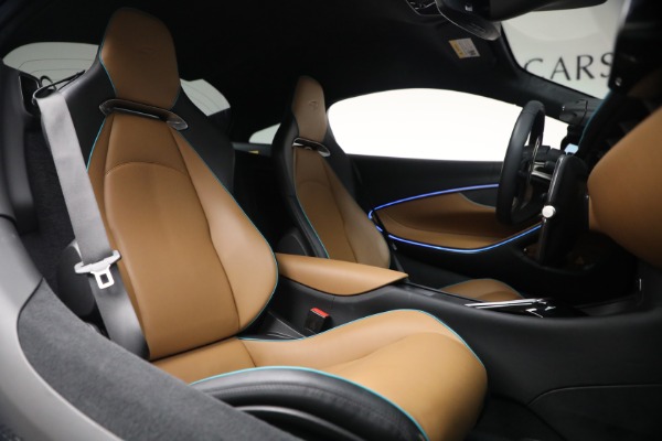 Used 2024 McLaren Artura TechLux for sale $182,900 at Rolls-Royce Motor Cars Greenwich in Greenwich CT 06830 24
