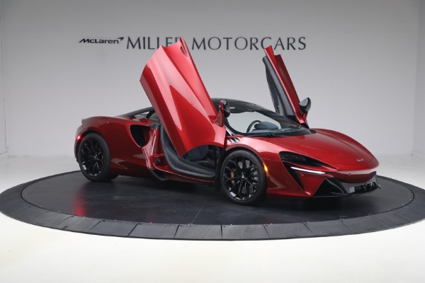 Used 2023 McLaren Artura Performance for sale $179,900 at Rolls-Royce Motor Cars Greenwich in Greenwich CT 06830 19
