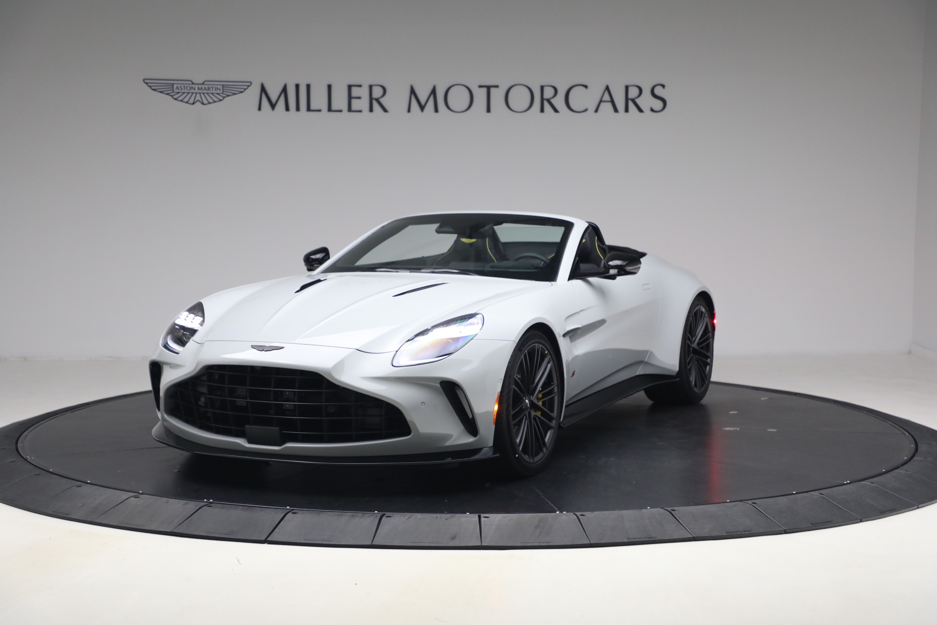New 2026 Aston Martin Vantage S Roadster for sale $261,400 at Rolls-Royce Motor Cars Greenwich in Greenwich CT 06830 1