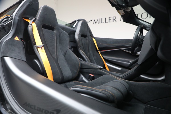 Used 2025 McLaren 750S Spider Performance for sale $369,900 at Rolls-Royce Motor Cars Greenwich in Greenwich CT 06830 24