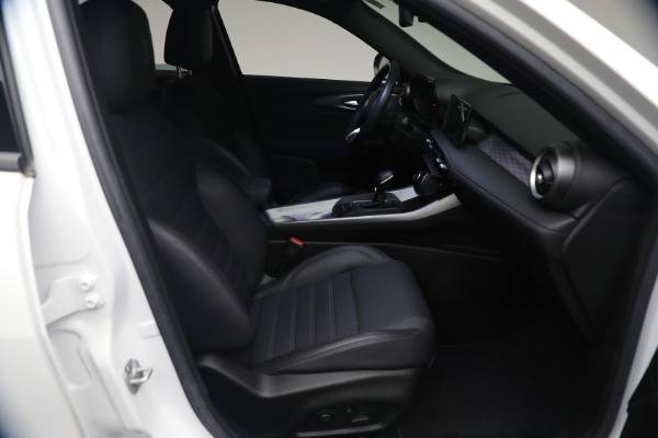 Used 2024 Alfa Romeo Tonale Hybrid Ti for sale $28,900 at Rolls-Royce Motor Cars Greenwich in Greenwich CT 06830 14