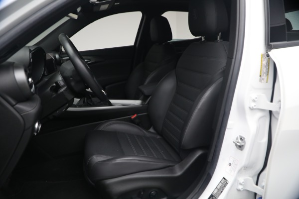 Used 2024 Alfa Romeo Tonale Hybrid Ti for sale $28,900 at Rolls-Royce Motor Cars Greenwich in Greenwich CT 06830 15