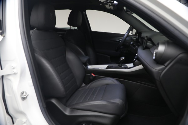 Used 2024 Alfa Romeo Tonale Hybrid Ti for sale $28,900 at Rolls-Royce Motor Cars Greenwich in Greenwich CT 06830 16