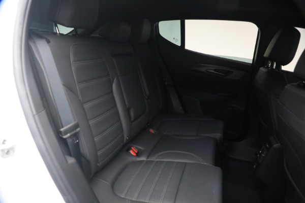 Used 2024 Alfa Romeo Tonale Hybrid Ti for sale $28,900 at Rolls-Royce Motor Cars Greenwich in Greenwich CT 06830 20