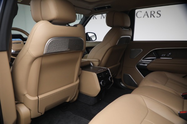 Used 2025 Land Rover Range Rover P530 Autobiography LWB for sale $153,900 at Rolls-Royce Motor Cars Greenwich in Greenwich CT 06830 17