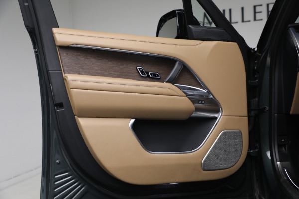 Used 2025 Land Rover Range Rover P530 Autobiography LWB for sale $153,900 at Rolls-Royce Motor Cars Greenwich in Greenwich CT 06830 28