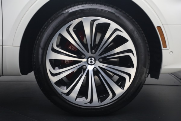 Used 2022 Bentley Bentayga V8 for sale $137,900 at Rolls-Royce Motor Cars Greenwich in Greenwich CT 06830 17