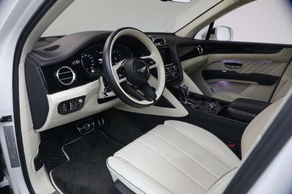 Used 2022 Bentley Bentayga V8 for sale $137,900 at Rolls-Royce Motor Cars Greenwich in Greenwich CT 06830 19